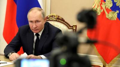Владимир Путин - Путин подписал закон о запрете избираться причастным к деятельности экстремистских организаций - piter.tv