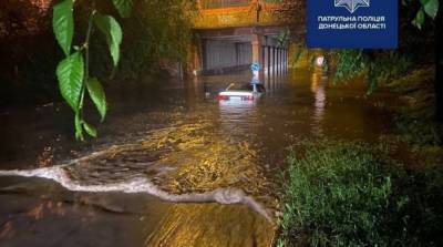 Наводнение в Мариуполе: после ночного ливня затопило улицы и автомобили - ru.slovoidilo.ua - Мариуполь