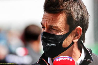 Тото Вольфф - Тото Вольфф: Давайте все подадим протесты! - f1news.ru - Азербайджан