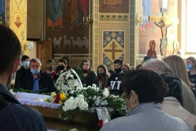 Одноклассники теряли сознание: во Львове похоронили погибшего во время экскурсии школьника - rupor.info - Львов