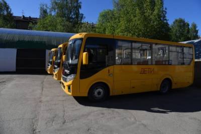 Владимир Уйба - Спортивные школы Коми получили три автобуса - bnkomi.ru - респ. Коми