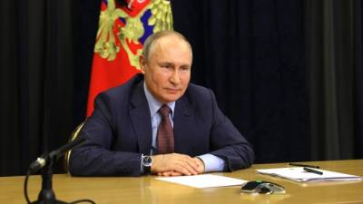 Владимир Путин - Герман Греф - Путин назвал две актуальные проблемы российской экономики - piter.tv - Пмэф