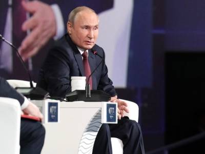 Владимир Путин - Герман Греф - Путин увидел в экономике России две наиболее актуальные проблемы - rosbalt.ru
