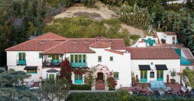 Леонардо Ди-Каприо - ФОТО, ВИДЕО: Леонардо Ди Каприо купил для мамы роскошный дом в колониальном стиле - skuke.net - Лос-Анджелес