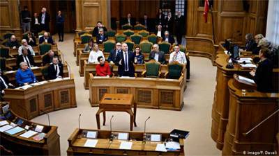 Парламент Дании одобрил спорный закон о приеме беженцев - bin.ua - Дания