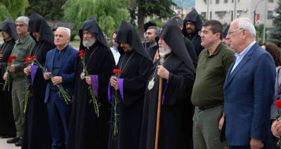 Гарегин II (Ii) - Католикос Гарегин II посетил монастырь Амарас в Карабахе и благословил военных - ru.armeniasputnik.am