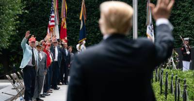 Дональд Трамп - Изгнанному из соцсетей Трампу пообещали вернуть Facebook-аккаунт - ren.tv - США