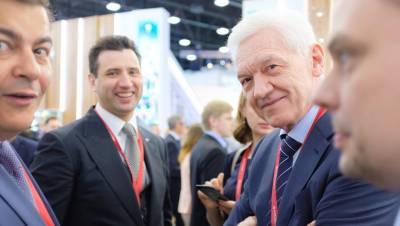 Работаем еле-еле: Тимченко отметил дефицит рабочих на стройке СКА Арены - dp.ru
