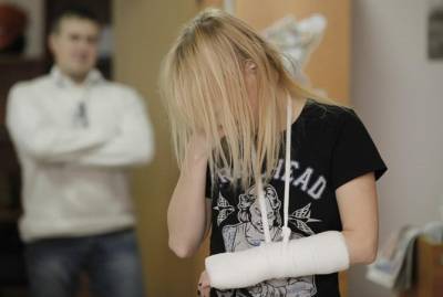 Марина Лазебная - Реестр насильников: побил жену - записали обоих. Еще и соседку в придачу - kp.ua