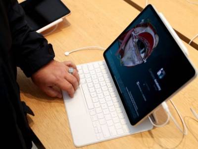 Bloomberg: Apple планирует выпускать iPad со стеклянным корпусом - unn.com.ua - США - Киев