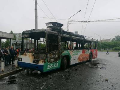 Прокуратура проведёт проверку после пожара в троллейбусе в Кемерове - gazeta.a42.ru - Кемеровская обл. - Кемерово - Кемеров