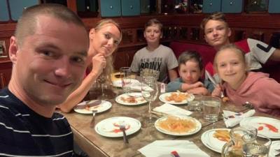 Анастасия Макеева - Роман Мальков - «Будет ли выплачивать»: экс-супруга мужа Макеевой озвучила сумму алиментов - 5-tv.ru - Словения