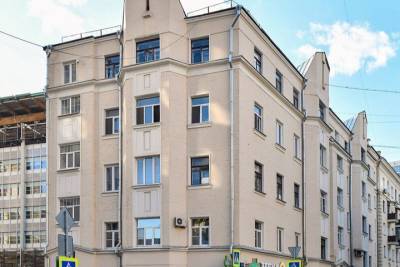 Капитальный ремонт проведут в сталинской пятиэтажке в Панфиловском переулке - vm.ru - Москва - Благоустройство