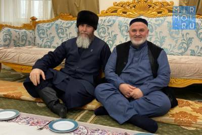 Муфтий Чеченской Республики Салах-Хаджи Межиев посетил Устаза Шейха Исамудин Эфенди - mirmol.ru - Дербент - респ. Чечня