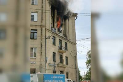 На проспекте Стачек в Петербурге полыхает квартира - spb.mk.ru - Санкт-Петербург