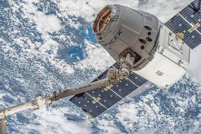 Американский Dragon пристыковался к МКС - lenta.ru