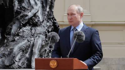 Владимир Путин - император Александр III (Iii) - Путин приехал на открытие памятника Александру III в Гатчине - gazeta.ru - Москва - Ленинградская обл.