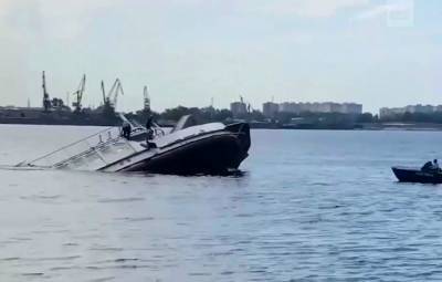 На Волге пароход затонул за несколько минут, в Сеть попало видео спасения экипажа - sharij.net - Самарская обл. - Нигерия - Нигер