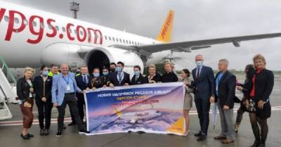 Самолет авиакомпании Pegasus Airlines впервые приземлился в Херсоне - delo.ua - Турция - Херсон - Стамбул