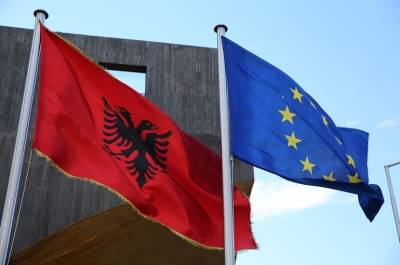 Эди Рам - Премьер Албании обвинил лидеров ЕС в блокировке евроинтеграции страны - pnp.ru - Македония