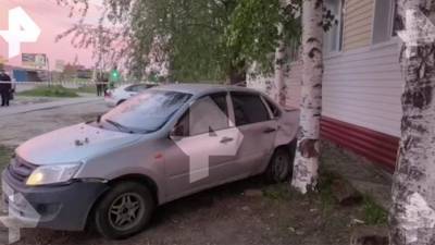 Автомобиль насмерть сбил женщину на остановке в ХМАО - iz.ru - Югра - Нижневартовск