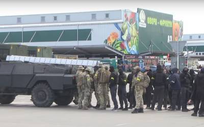 СМИ: "Титушки" Молчановой и Туменаса, захватив "Столичный", избили сотрудника рынка и угрожали закопать - politeka.net