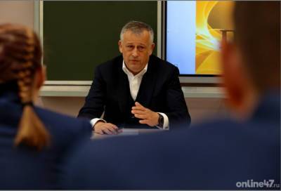 Александр Дрозденко - Сергей Тарасов - Валентин Илюшин - Александр Дрозденко поздравил жителей Ленобласти с Днем русского языка - online47.ru - Ленинградская обл.