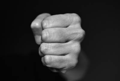 В петербургском парке женщина была избита из-за спорных высказываний - online47.ru - Санкт-Петербург