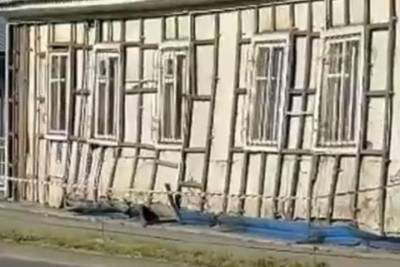 На окраине Омска почтовое отделение переехало из аварийного здания в другое - omsk.mk.ru - Омск
