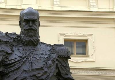 Владимир Путин - император Александр III (Iii) - Просчёт со звездой: Ошибка на монументе Александру III исправлена - topwar.ru