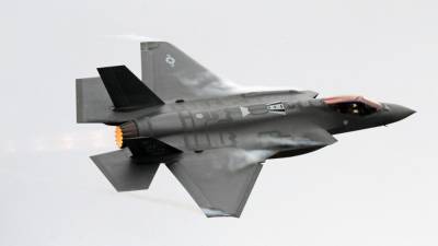 Пользователи Сети обрушились с критикой на пилота F-35 за перехват российского самолета - inforeactor.ru - Эстония - Калининград