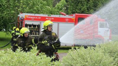 Пожар площадью 100 квадратных метров произошел на складе в Зеленограде - vm.ru - Москва - Зеленоград