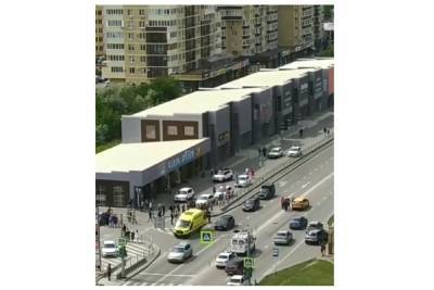 На улице Ленина в Анапе водитель иномарки сбил мотоциклиста - kuban.mk.ru - Анапа - Краснодарский край