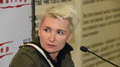 Ксения Собчак - Диана Арбенина - Александр Ревва - «Застоявшееся безвкусное болото» — Арбенина жестко раскритиковала премию Муз-ТВ - 5-tv.ru