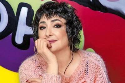 Лолита Милявская - «Все сама»: Лолита Милявская делает ремонт в квартире - skuke.net - Болгария