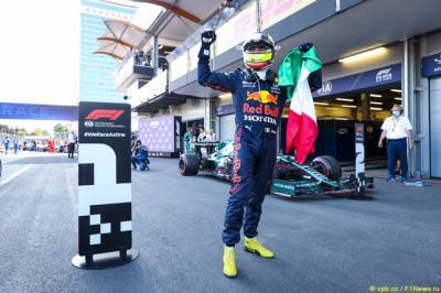 Максим Ферстаппен - Серхио Перес - В Red Bull посвятили победу памяти Мансура Оджея - f1news.ru