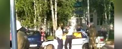 Под Новосибирском пассажир устроил дебош и пытался помешать эвакуации машины - runews24.ru - Новосибирск - Новосибирская обл.