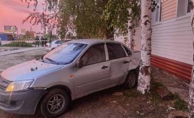 В Югре легковушка влетела в толпу. Погибли два человека - news.megatyumen.ru - Югра - Нижневартовск