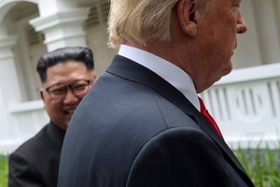 Дональд Трамп - Ким Ченын - Джо Байден - Трамп назвал Ким Чен Ына особенным - lenta.ru - КНДР - шт.Северная Каролина