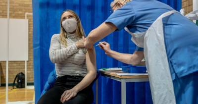 Мэтт Хэнкок - В Британии стартовала вакцинация от коронавируса людей до 30 лет - dsnews.ua - Англия - Великобритания