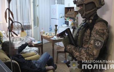 В Киеве мужчина взял в заложники женщину - korrespondent.net - Киев - район Деснянский
