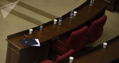Для кого все это: отчет о бюджете-2020 в парламенте Армении читают в пустом зале - ru.armeniasputnik.am - Армения - Парламент