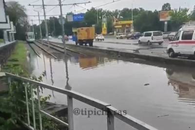 Евгений Первышов - В мэрии Краснодара рассказали о планах по борьбе с подтоплениями на улице Вишняковой - kuban.mk.ru - Краснодар