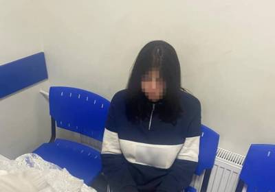 "Падала и ругалась": в хлам пьяная украинка разгуливала с 2-месячным ребенком, кадры - politeka.net - Одесса