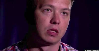 Tearful 'Confession' By Belarusian Journalist Sparks Fresh Outcry Over His Treatment - udf.by - Belarus - Reuters