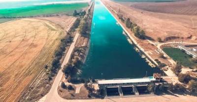 Владимир Зеленский - В Северо-Крымский канал начала поступать вода из Днепра (ВИДЕО) - lenta.ua - Россия - Крым - Херсонская обл.