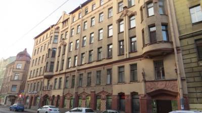 Суд оштрафовал на 100 тысяч рублей компанию за ремонт в Доме Алюшинского - piter.tv - Санкт-Петербург