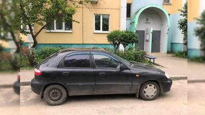 В Воронеже неизвестный устроил прыжки по чужим авто - vestivrn.ru - Воронеж