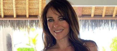 Элизабет Херля - Элизабет Херли удалось похудеть при помощи уборки дома - runews24.ru