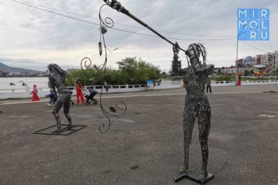 Выставку железных скульптур открыли в Махачкале - mirmol.ru - Махачкала
